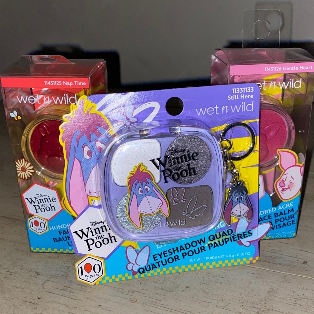 Wet n Wild Winnie the Pooh Collection, set of 3, two face balm, 4 eyeshadow